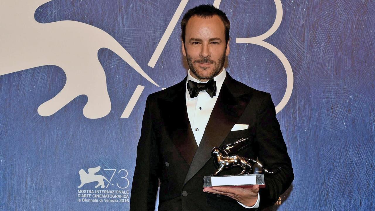 Der amerikanische Regisseur Tom Ford erhielt einen Silbernen Löwen und den Großen Preis der Jury für seinen Film "Nocturnal Animals" bei den 73. Filmfestspielen von Venedig.
