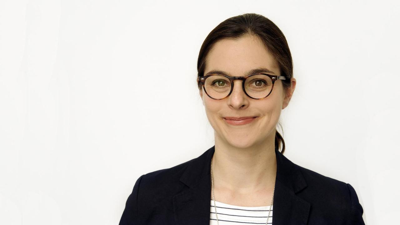 Porträt von Anna Sauerbrey.