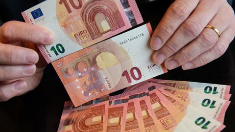 Am 23. September 2014 führte die Bundesbank neue 10-Euro-Scheine ein.