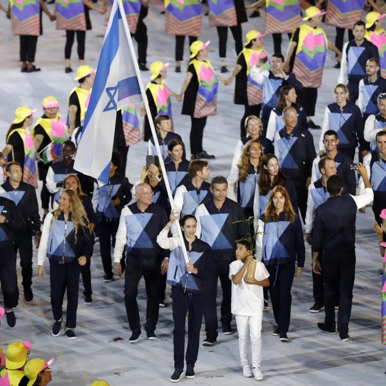 Die israelische Delegation beim Einmarsch zur Eröffnungszeremonie der Olympischen Sommerspiele 2016 in Rio de Janeiro

