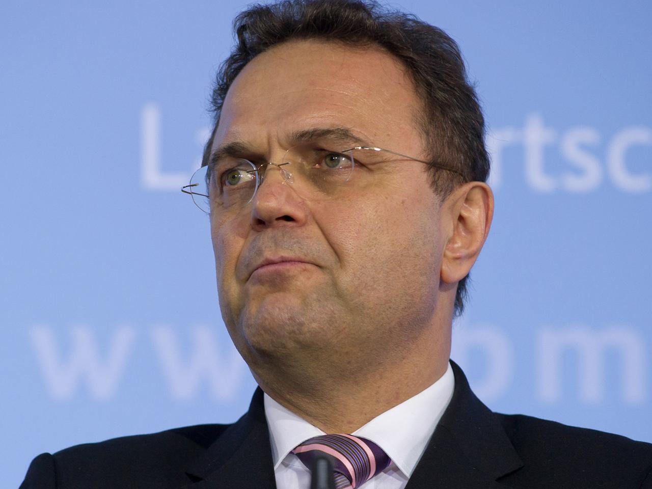 Hans-Peter Friedrich (CSU) bei seinem Rücktritt als Landwirtschaftsminister