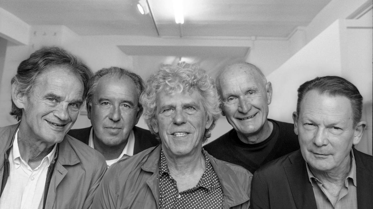 Gruppenbild der Mitglieder der Gruppe Pentagon im Jahr 2019 - von links nach rechts sieht man nebeneinander stehend: Ralph Sommer, Wolfgang Laubersheimer, Reinhard Müller, Gerd Arens, Meyer Voggenreiter