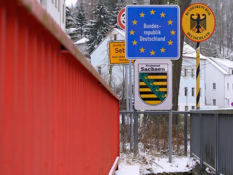 Kein Verkehr an der deutsch-tschechischen Grenze in Sebnitz im Erzgebirge