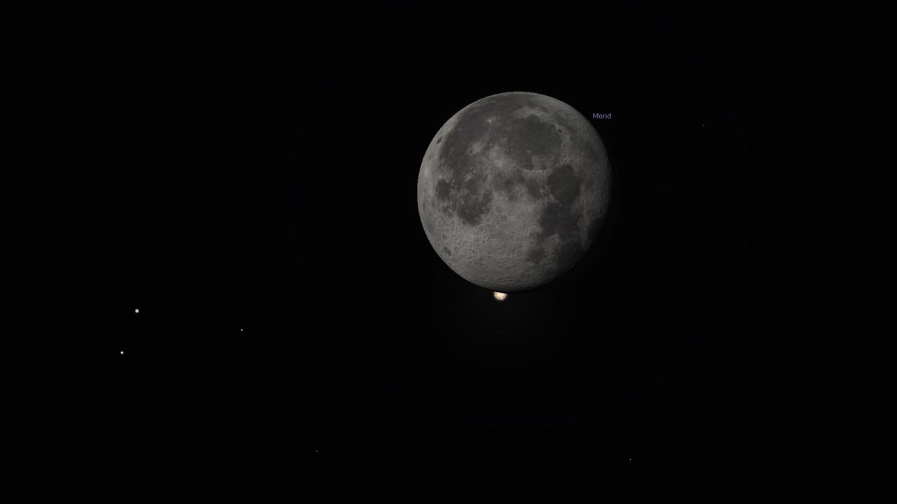 Gegen 4.30 h taucht Aldebaran wieder hinter dem Mond auf
