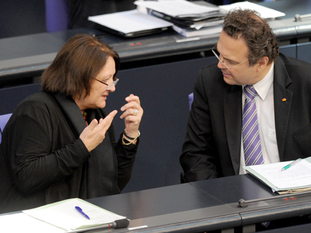 Bundesjustizministerin Sabine Leutheusser-Schnarrenberg (FDP, links) und Bundesinnenminister Hans-Peter Friedrich (CSU)