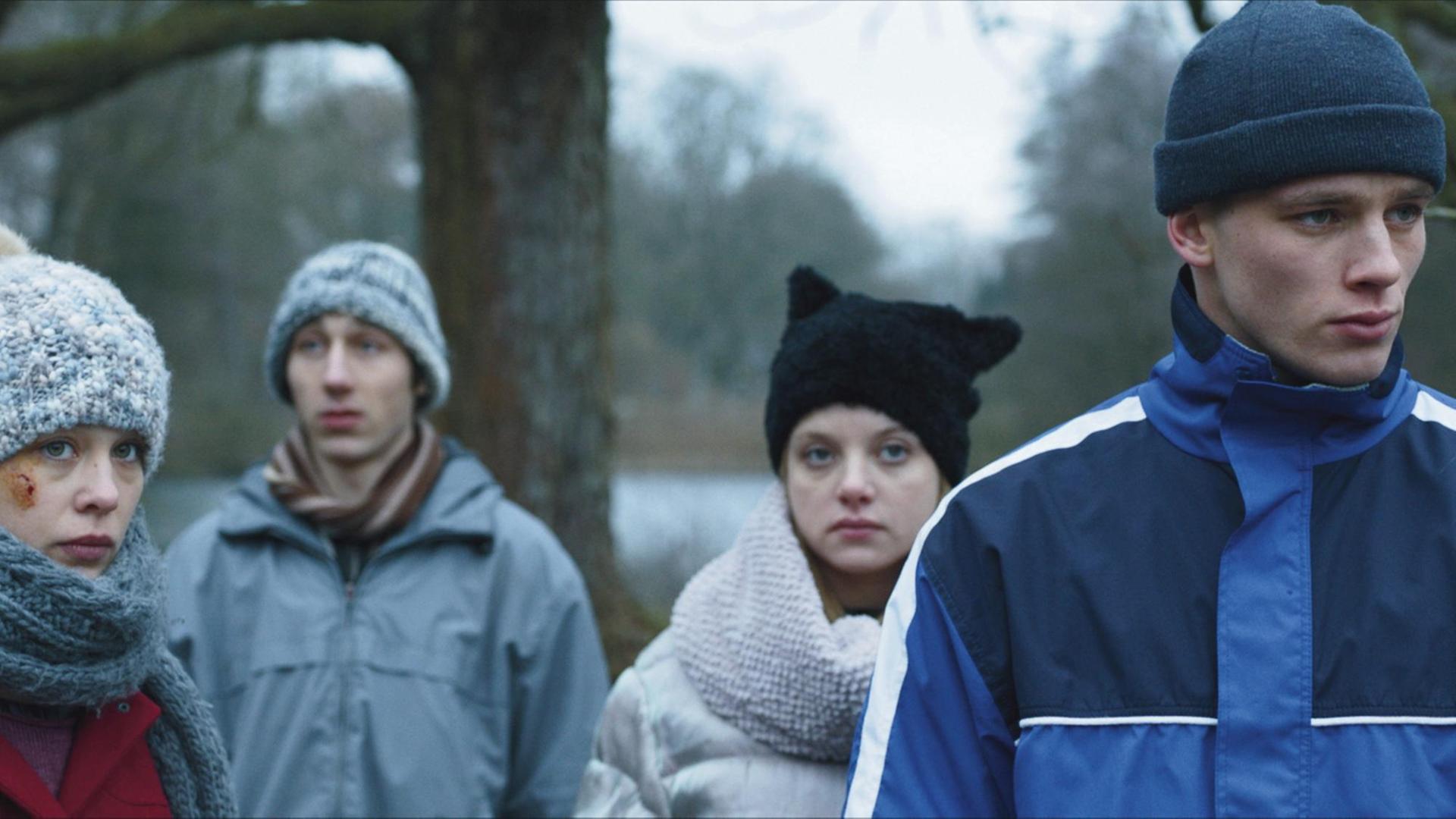 Paula Beer als Alex (l-r), Moritz Leu als Fedja, Jella Haase als Lara und Jannis Niewöhner als Timo sind in einer Szene des Films «4 Könige» zu sehen (undatierte Filmszene).