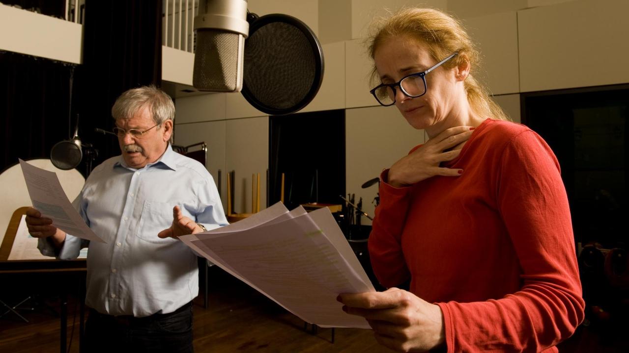 Wolfgang Winkler und Cristin König bei den Aufnahmen Wolfgang Winkler und Cristin König bei den Aufnahmen