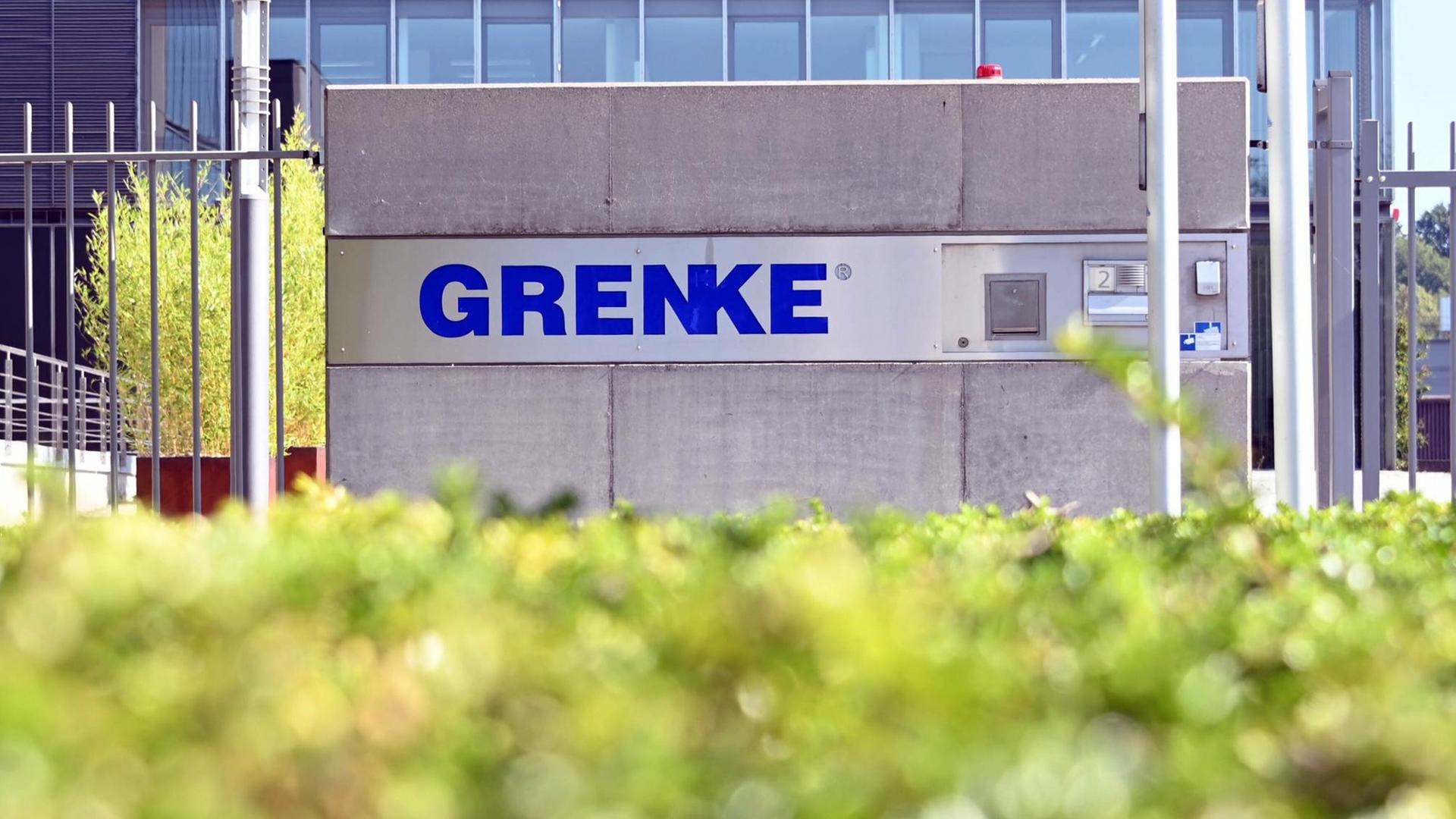 Der Schriftzug des Finanzdienstleisters Grenke AG steht an der Zentrale der MDAX notierten Aktiengesellschaft. Der Schriftzug des Finanzdienstleisters Grenke AG steht an der Zentrale der MDAX notierten Aktiengesellschaft.
