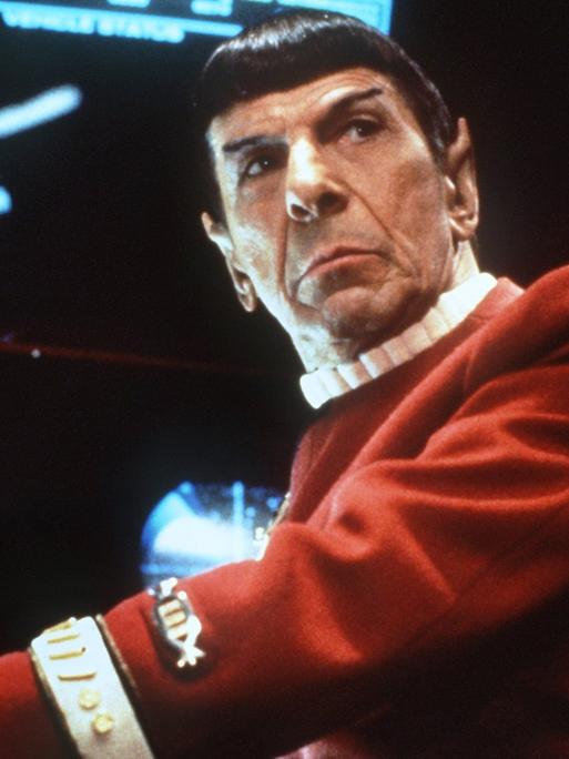 Der amerikanische Schauspieler und Regisseur Leonard Nimoy in der Rolle des Vulkaniers "Mister Spock"