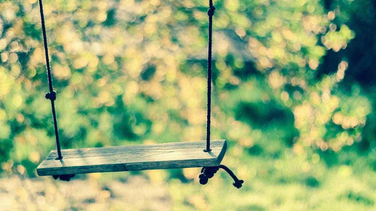 Eine verlassene Schaukel