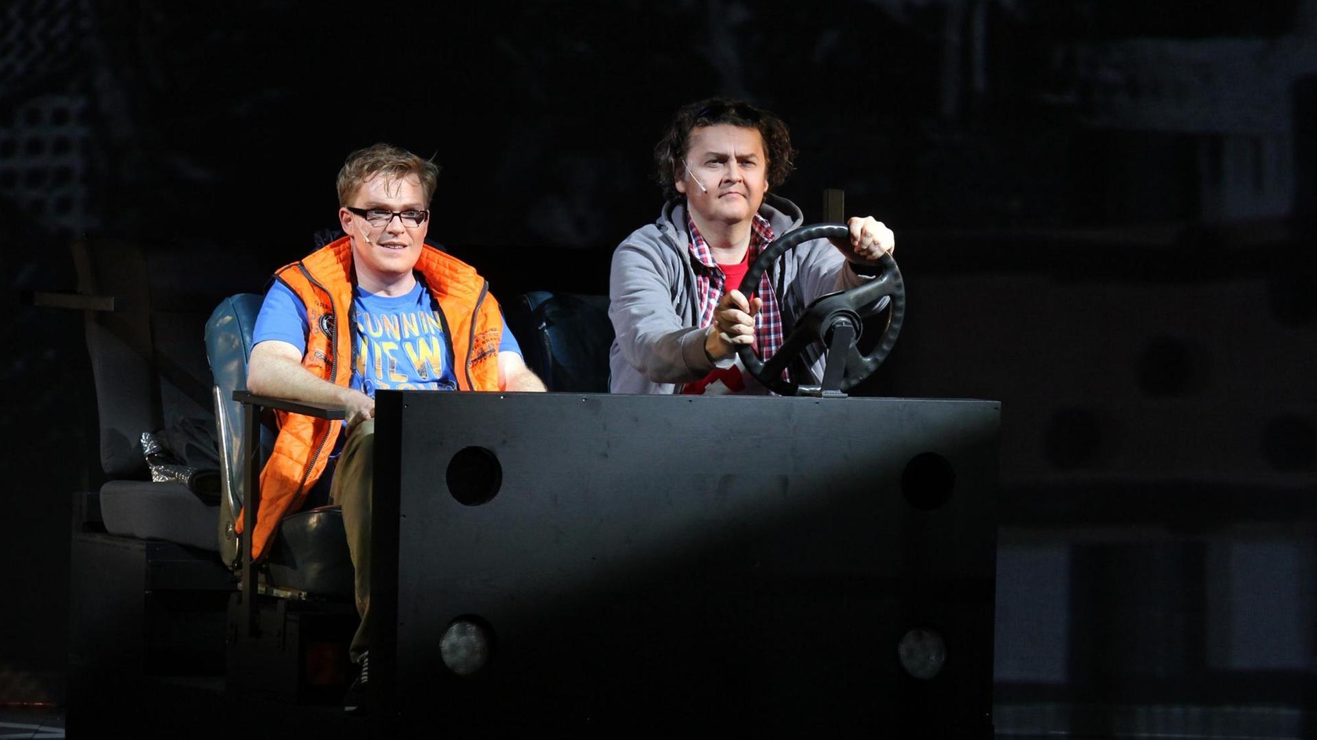 Szene aus der Oper "Tschick" in Hagen mit Andrew Finden als Maik und Karl Huml als Tschick