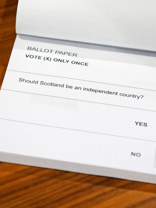 Blick auf einen Stimmzettel zum Referendum, ob Schottland unabhängig werden soll.
