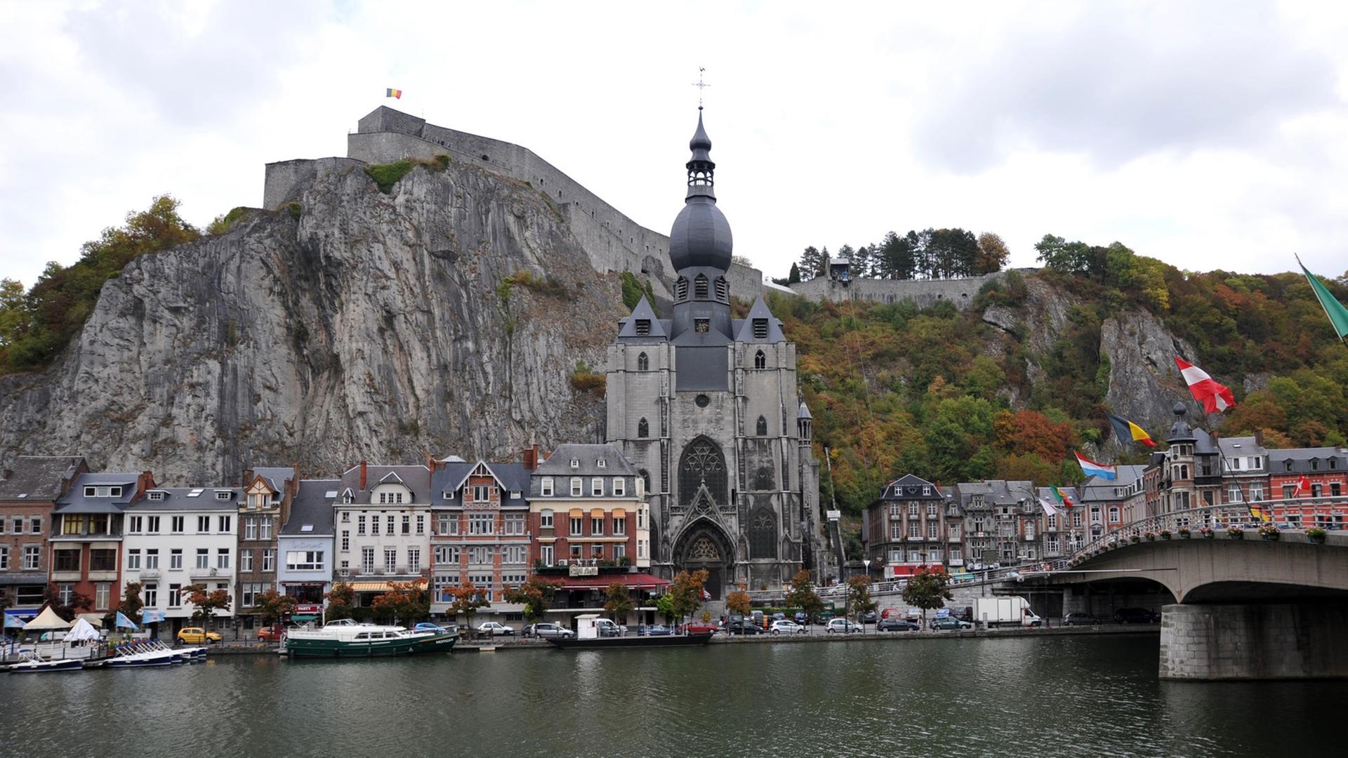 Das Panorama der belgischen Stadt Dinant. Das Panorama der belgischen Stadt Dinant.