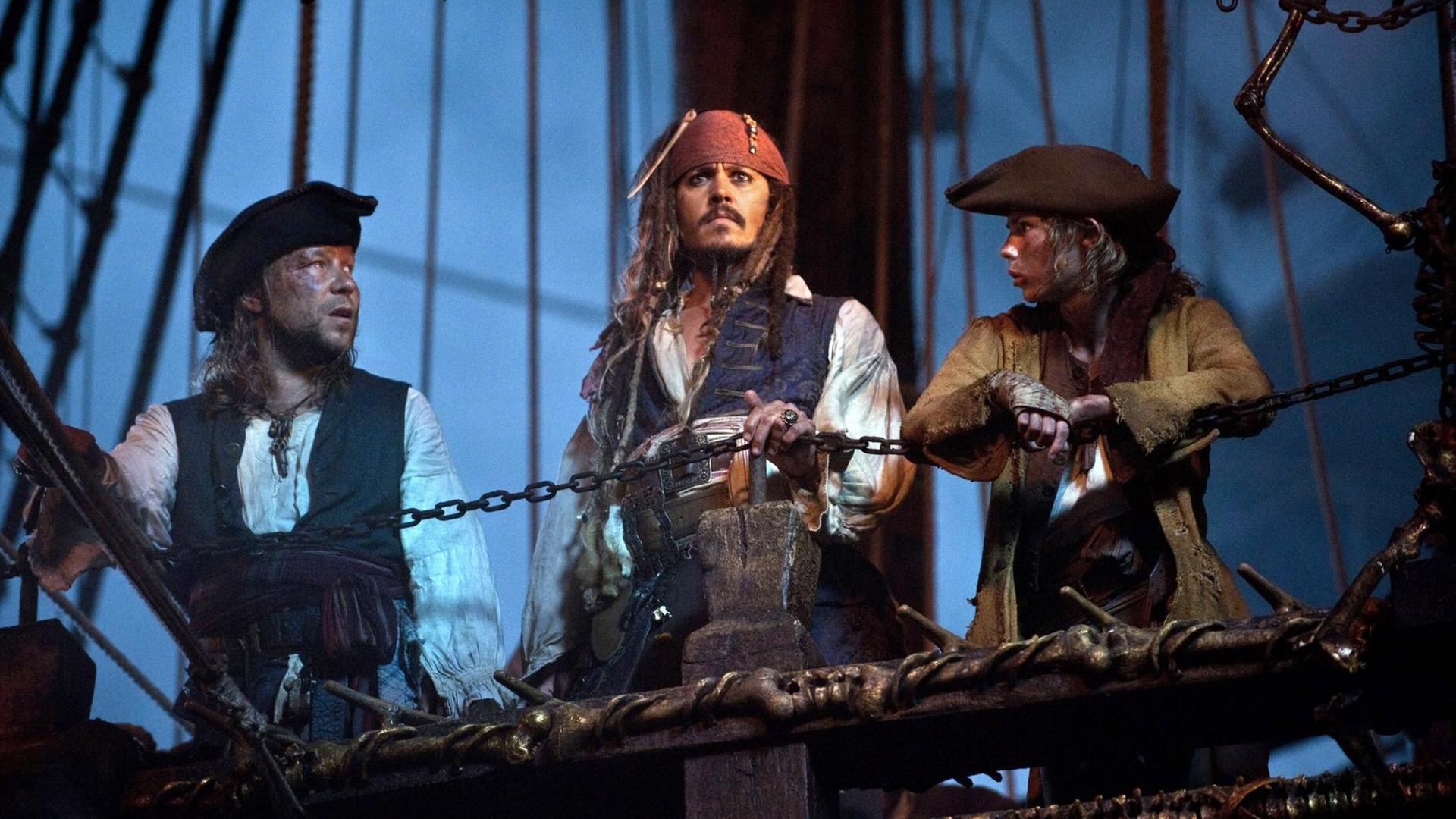 Johnny Depp als Kapitän Jack Sparrow (M) im Film "Fluch der Karibik".