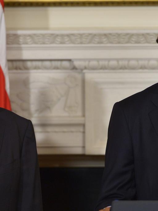 US-Verteidigungsminister Hagel und US-Präsident Obama bei der Pressekonferenz, in der Obama den Rücktritt Hagels verkündet.