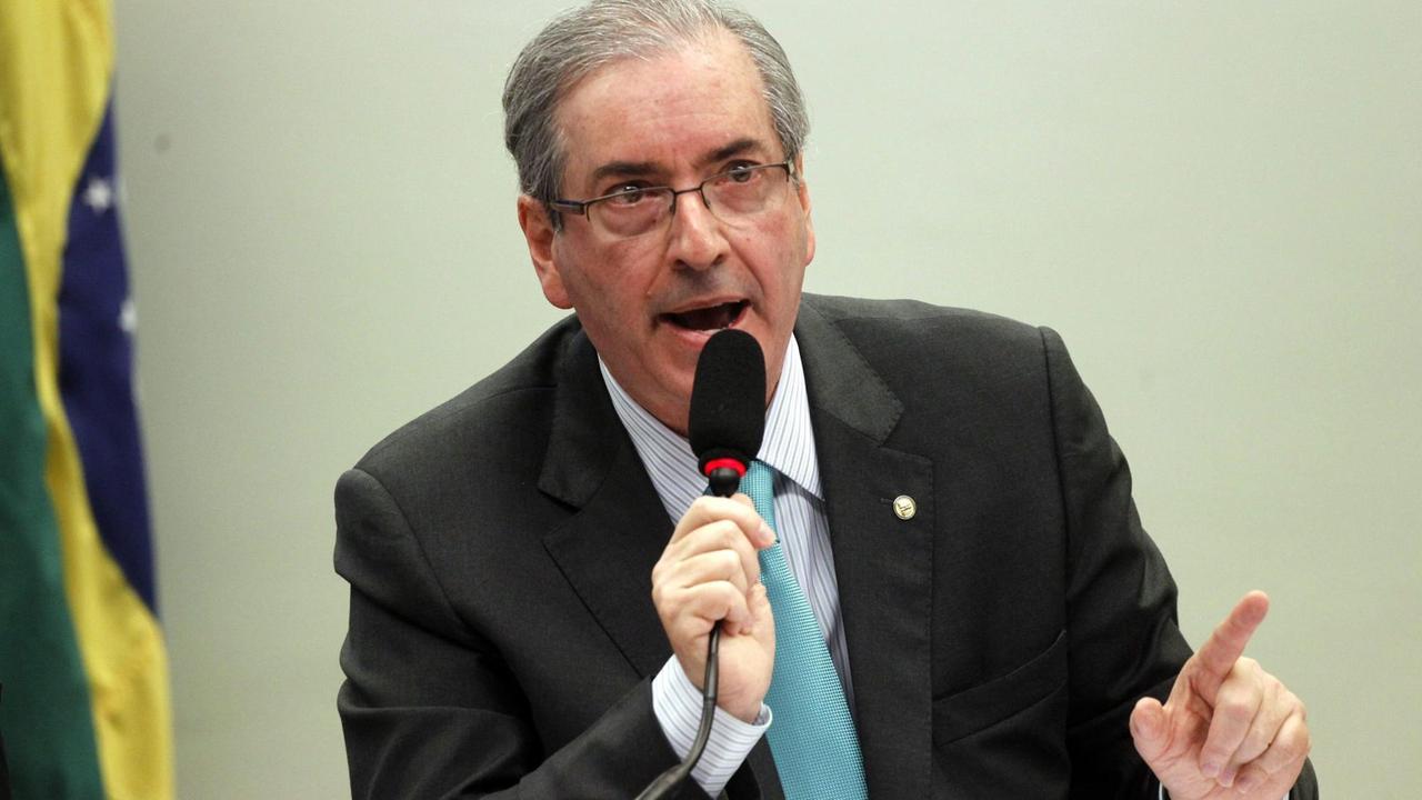 Brasiliens Parlamentspräsident Eduardo Cunha vor einer Untersuchungskommission zur Petrobas-Affäre.