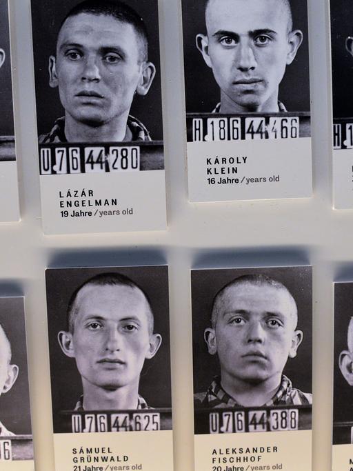 Karteifotos der Gestapo mit ungarischen Juden, zu sehen in der neuen Dauerausstellung "Buchenwald. Ausgrenzung und Gewalt 1937 bis 1945" in Buchenwald bei Weimar.