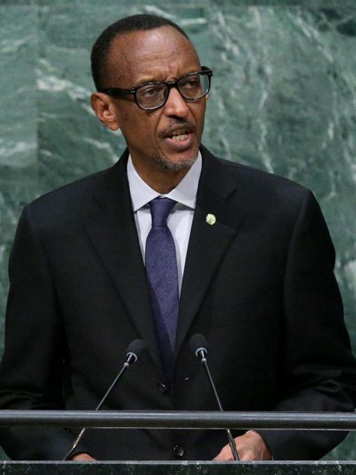 Ruandas Präsident Paul Kagame am Rednerpult.