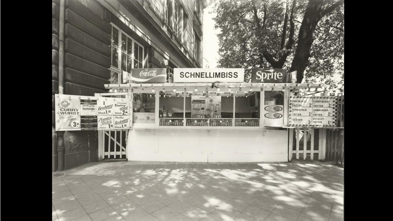 Tata Ronkholz (1940–1997) Trinkhalle Nr. 10, 1977 Silbergelatineabzug, 31 x 40,7 cm Kunstpalast, Düsseldorf