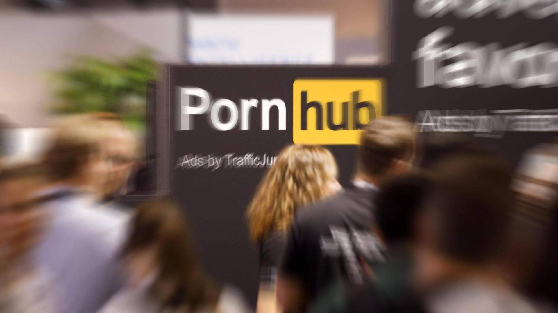 Das Logo der kanadischen Erotik-Videoplattform Pornhub auf der dmexco 2019 Fachmesse für digitales Marketing und Werbung auf der Kölnmesse