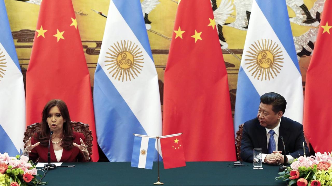 Argentiniens Präsidentin Cristina Fernandez de Kirchner trifft bei einem Chinabesuch Präsident Xi Jinping