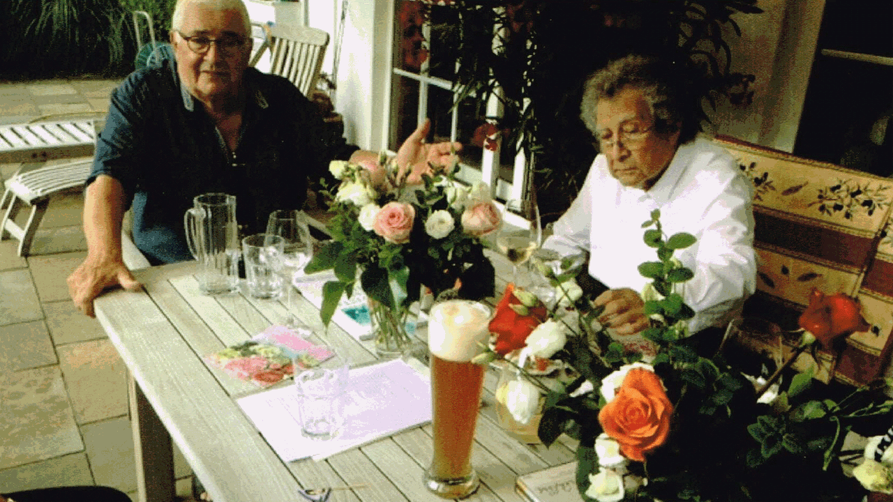 Der Musikpublizist Frank Schneider und der Komponist Juan Allende-Blin in Essen