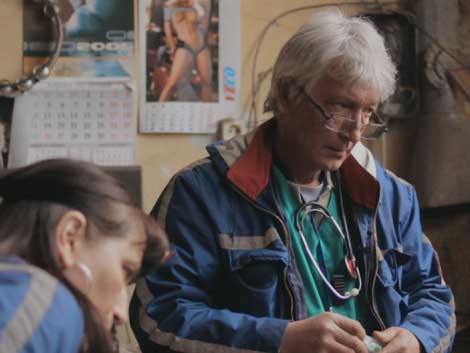 Bulgarischer Krankenpfleger bei der Arbeit