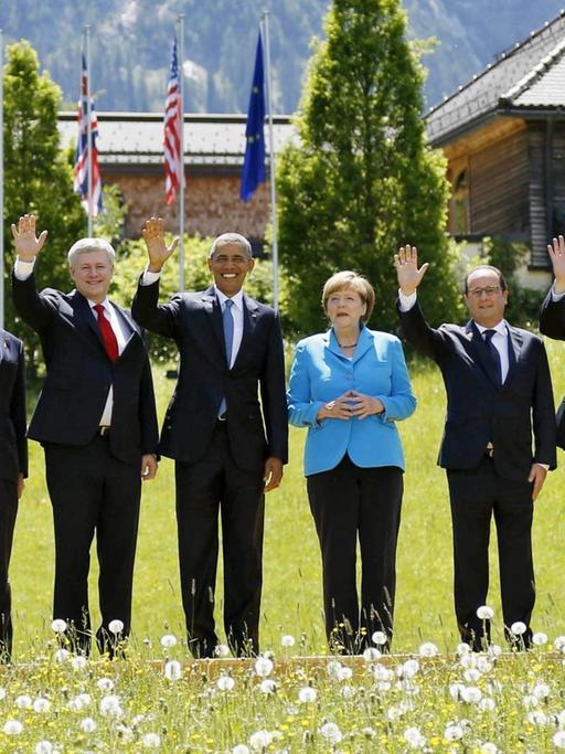Donald Tusk, Shinzo Abe, Stephen Harper, Barack Obama, Angela Merkel, Francois Hollande, David Cameron, Matteo Renzi und Jean-Claude Juncker auf Schloss Elmau (07.06.2015).