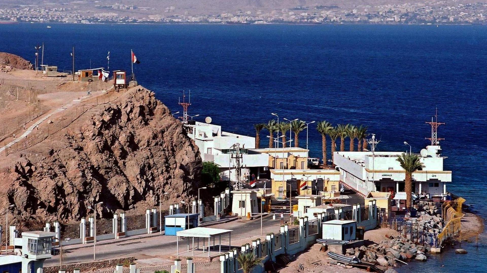 Der Grenzübergang Taba zwischen Israel und Ägypten auf der Sinai-Halbinsel (undatierte Aufnahme). Der Grenzübergang Taba zwischen Israel und Ägypten auf der Sinai-Halbinsel (undatierte Aufnahme).