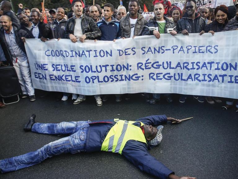 Am Rande des EU-Innenministertreffens gab es in Brüssel eine Demonstsration für die Rechte von Flüchtlingen.