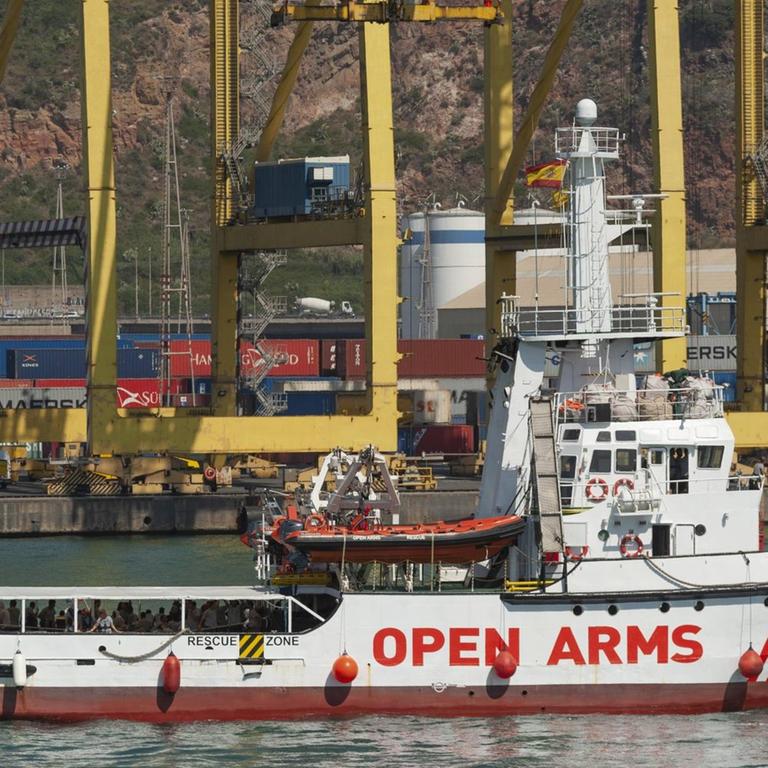 The Spanish NGO Proactiva Open Arms ship arrives at Barcelona s harbor on July 4, 2018, carrying 60 migrants rescued as they tried to cross the Mediterranean from Libya after Italy and Malta refused access., Spain PUBLICATIONxINxGERxSUIxAUTxONLY Copyright: CharliexPerezx CSK-33096064