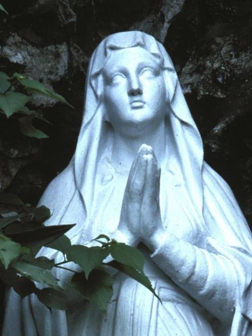 Statue der Jungfrau Maria in Vietnam.