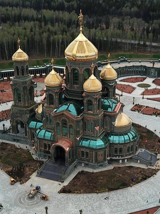 Luftaufnahme der Militärkirche im Parko Patriot in Moskau