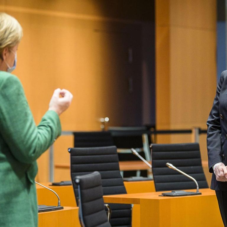Berlin: Bundeskanzlerin Angela Merkel (CDU) trifft die belarussische Oppositionsführerin Swetlana Tichanowskaja (r) im Bundeskanzleramt. Tichanowskaja hat bei ihrem Besuch in Berlin zu mehr Unterstützung des Westens aufgerufen.