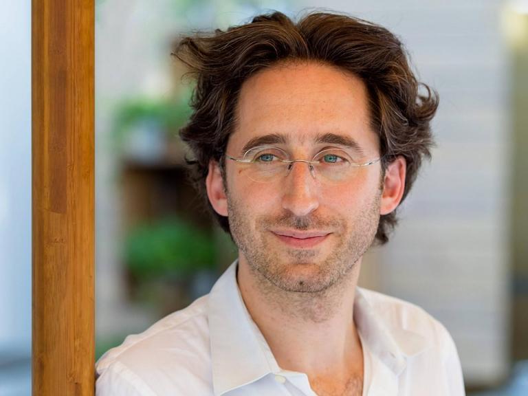 Porträt des Münchner Dirigenten und Musikers Daniel Grossmann