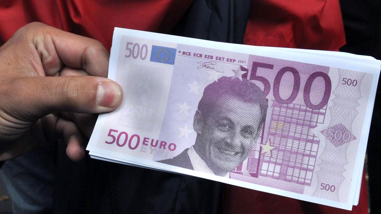 Der französische Ex-Staatschef Nicolas Sarkozy auf einer gefälschten Banknote.