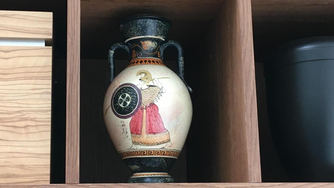 Im Krematorium zu kaufen: eine griechische Urne