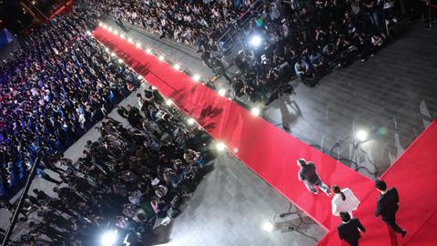 Filmstars laufen 2016 bei der Eröffnung des 21. Filmfestivals in Busan über den roten Teppich.