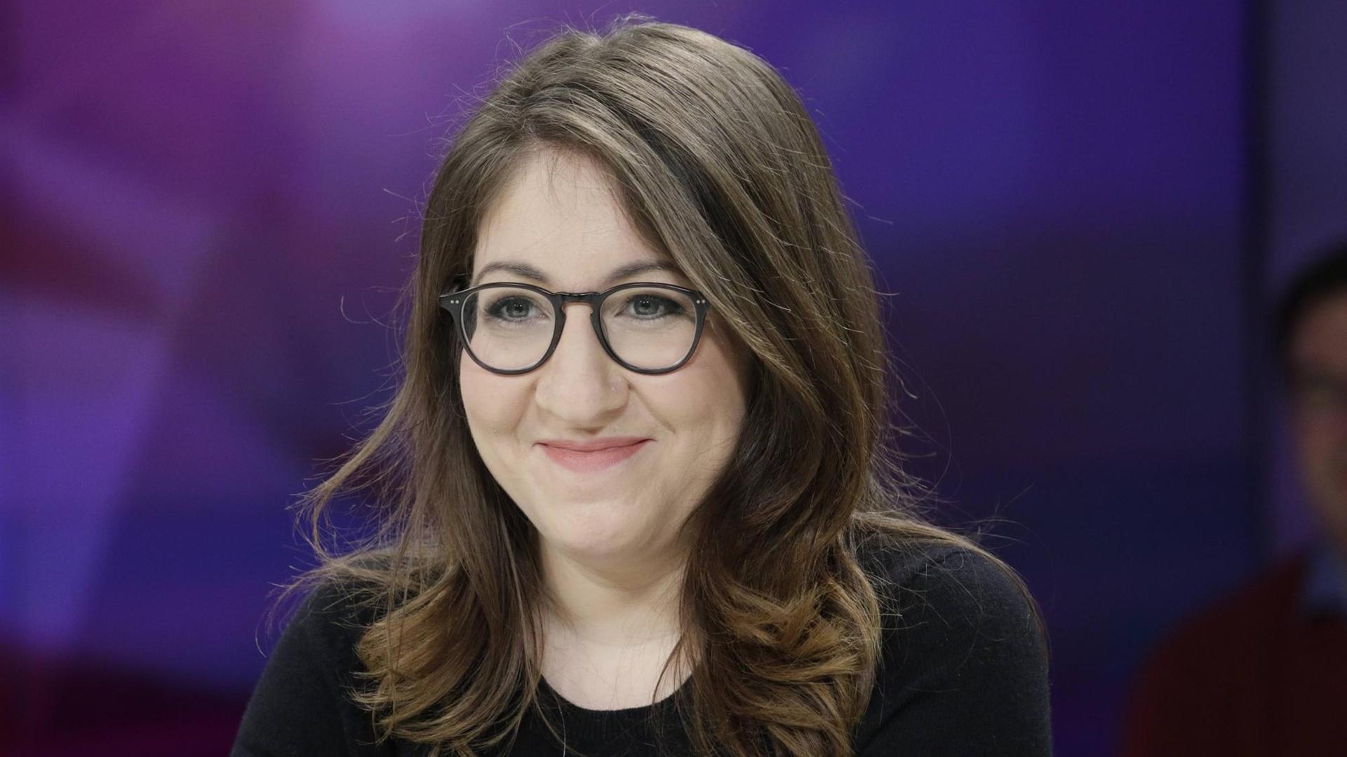 Das Foto zeigt Deborah Feldman.