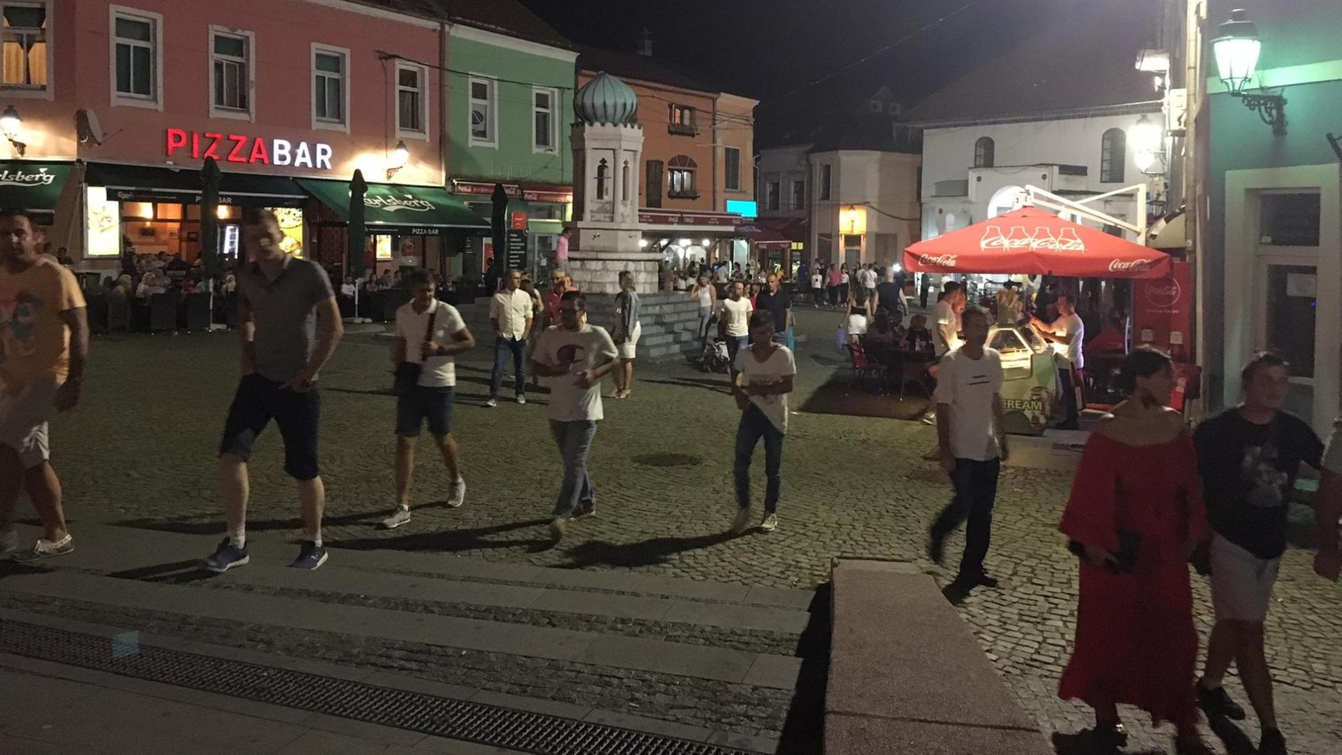 Am Wochenende füllen sich die Plätze und Gassen in Tuzla im Nordosten von Bosnien mit Menschen und Musik