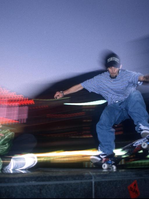 Ein Skater mit Zuschauerin