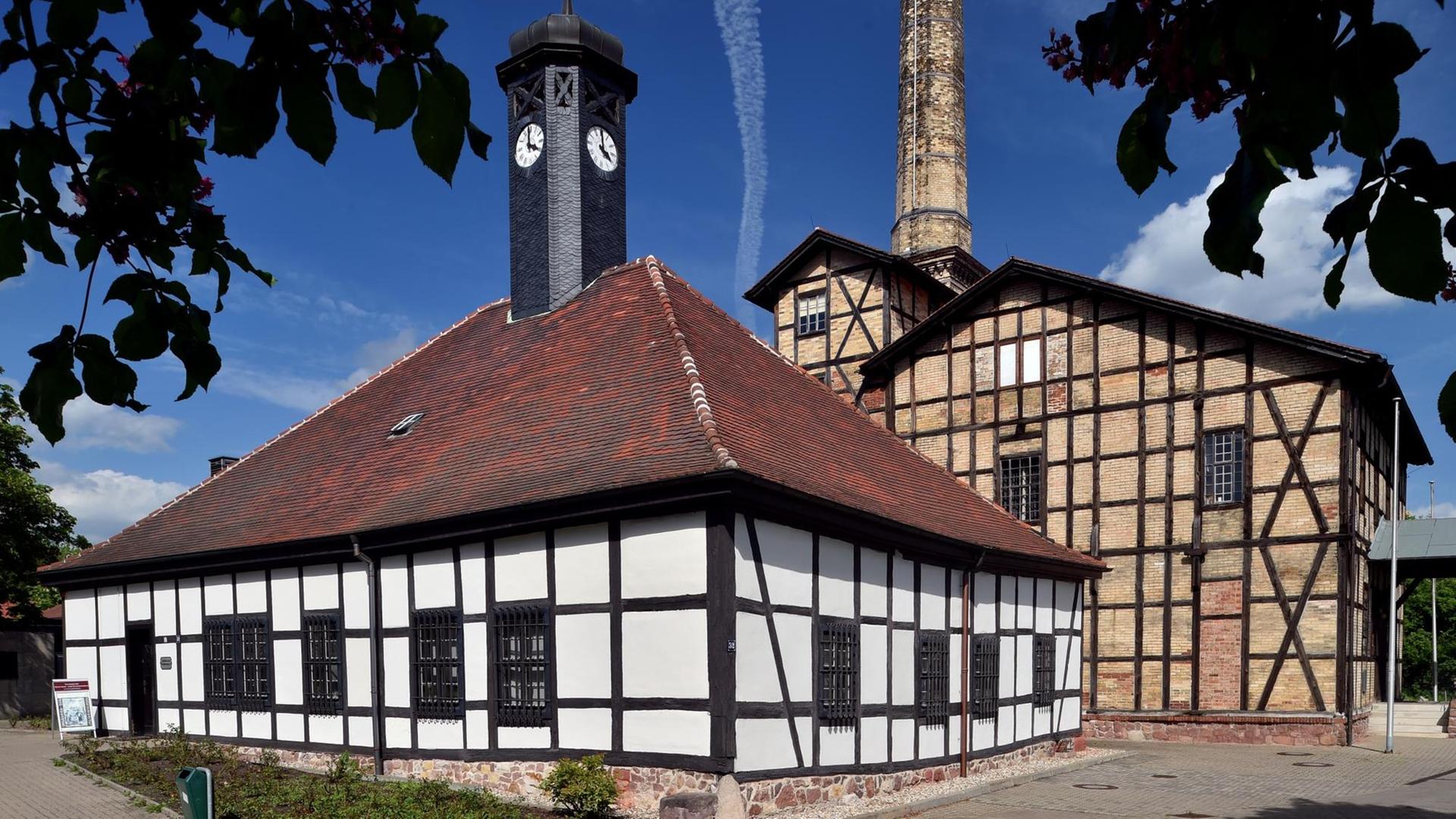 Die historischen Gebäude der Saline in Halle/Saale (Sachsen-Anhalt), aufgenommen am 13.05.2015. Zum 38. Internationalen Museumstag am 17.05.2015 öffnet auch das Technische Halloren- und Salinemuseum seine Pforten für Besucher.