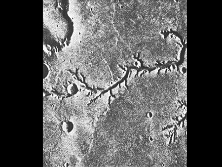 Fließstrukturen auf Mars, aufgenommen von Mariner 9