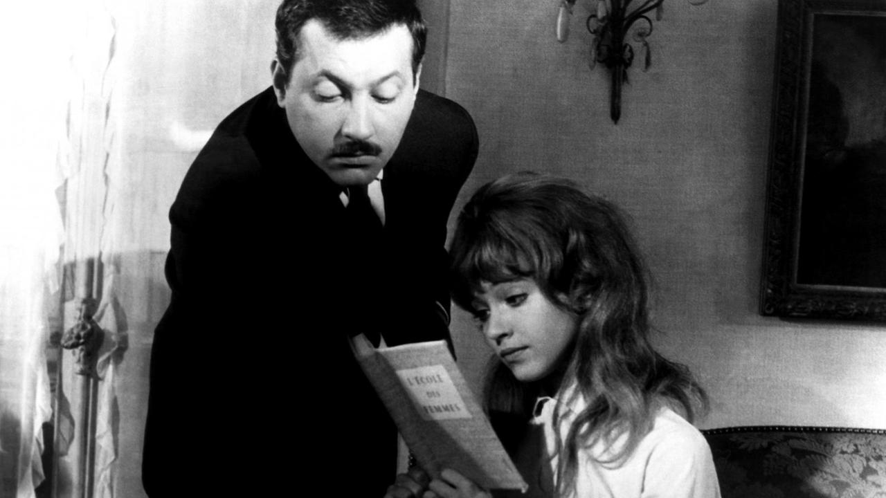 Die Schauspielerin Anna Karina mit Michel Serrault in dem Film "Three Fables of Love" von 1962.
