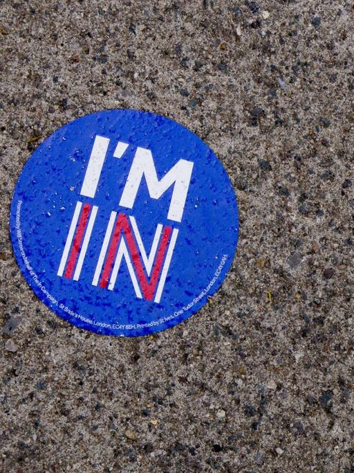 Ein Aufkleber mit der Aufschrift "I'm in" ("Ich bin drin") wirbt für Stimmen gegen den Brexit