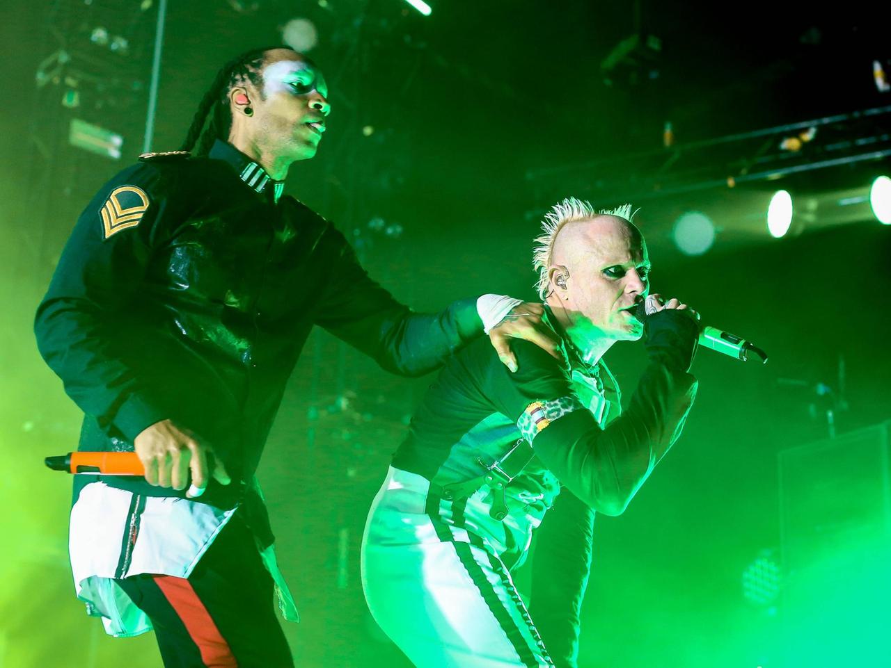 Konzert von The Prodigy in der Max-Schmeling-Halle in Berlin: Keith Flint (r.) und Maxim Reality