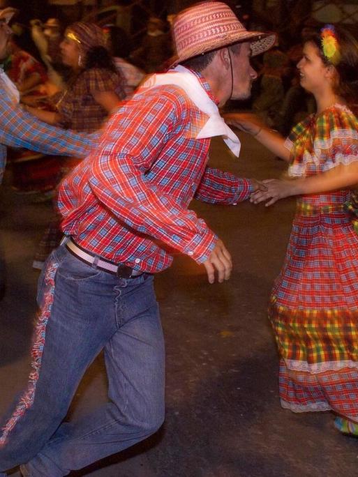 Forró: Typischer Folkloretanz für die Johannesfeste, die um den 21. Juni stattfinden