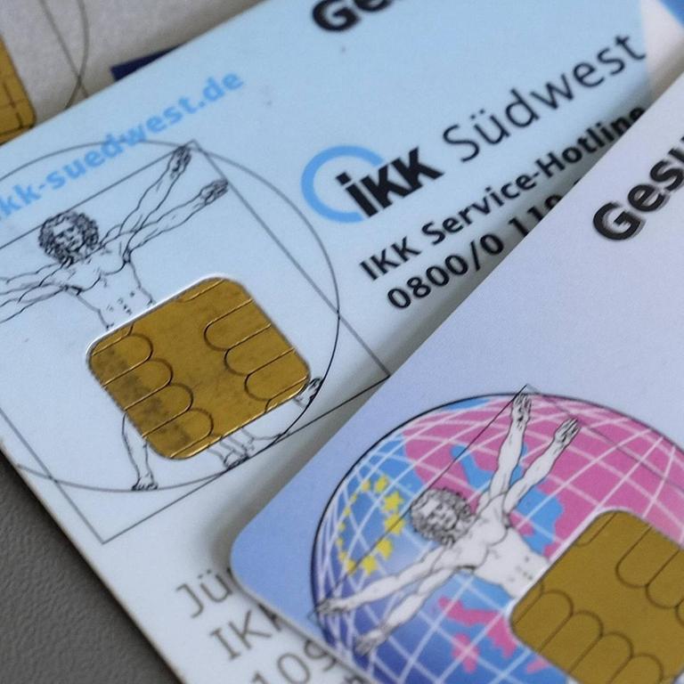 Gesundheitskarten verschiedener Krankenkassen