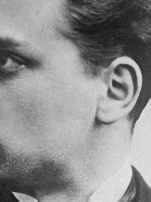 Der österreichische Lyriker Rainer Maria Rilke, einer der einflußreichsten deutschsprachigen Literaten der ersten Hälfte des 20. Jahrhunderts, in einer zeitgenössischen Aufnahme.