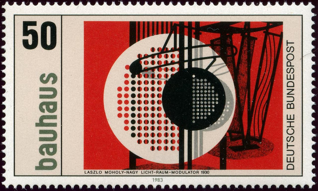 László Moholy-Nagys Licht-Raum-Modulator aus Glühbirnen, Glas und beweglichen Maschinenteilen auf einer 50-Pfennig-Briefmarke